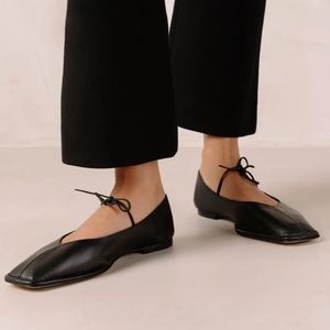 ALOHAS sway black leather flats